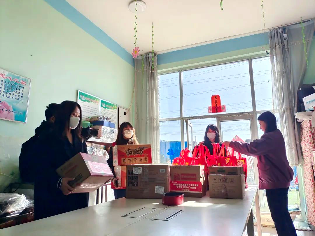 關(guān)愛特殊兒童，學(xué)雷鋒 獻(xiàn)愛心，傳遞溫暖！