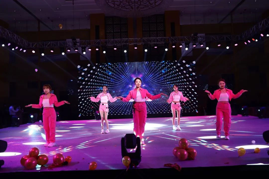 美窩家居集團(tuán)2020-2021企業(yè)“一起向WE來”年度盛典圓滿舉行！